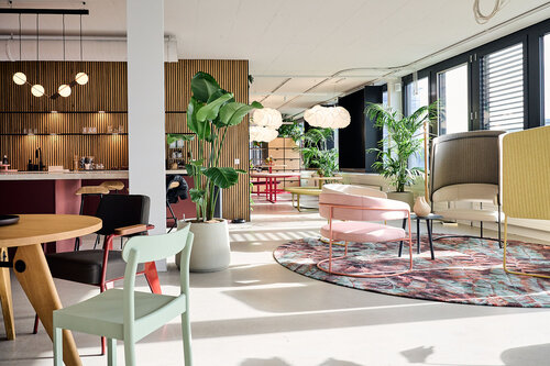 <span class="creferenceoverview__title creferenceoverview__title--design-2">New Work Hub</span>
Das ehemalige Zuhause von berry.